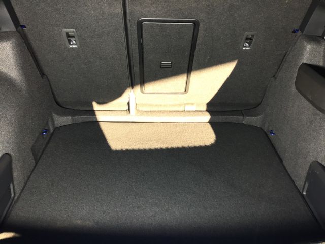 Fahrzeugabbildung Skoda Karoq Selection 1.5TSI DSG/ACC/SHZ/SmartLink/LED