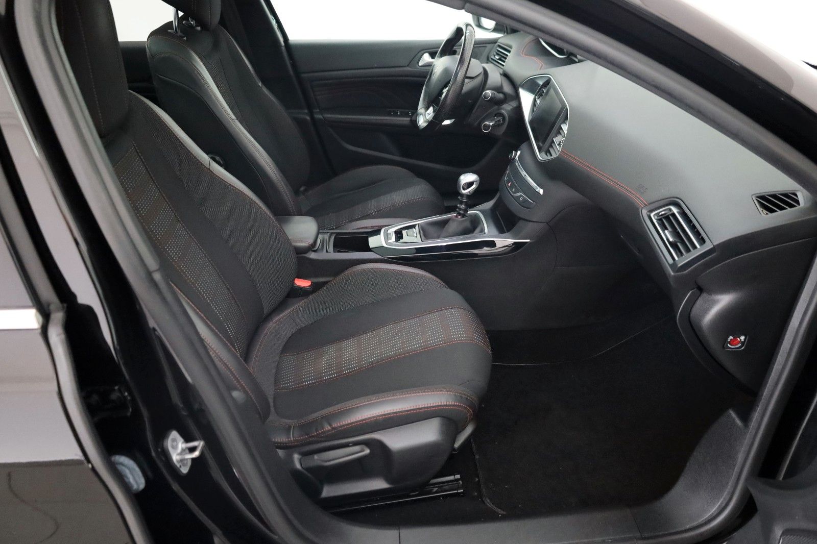 Fahrzeugabbildung Peugeot 308 SW Allure GT-Line T.Leder,Navi,LED,Panorama