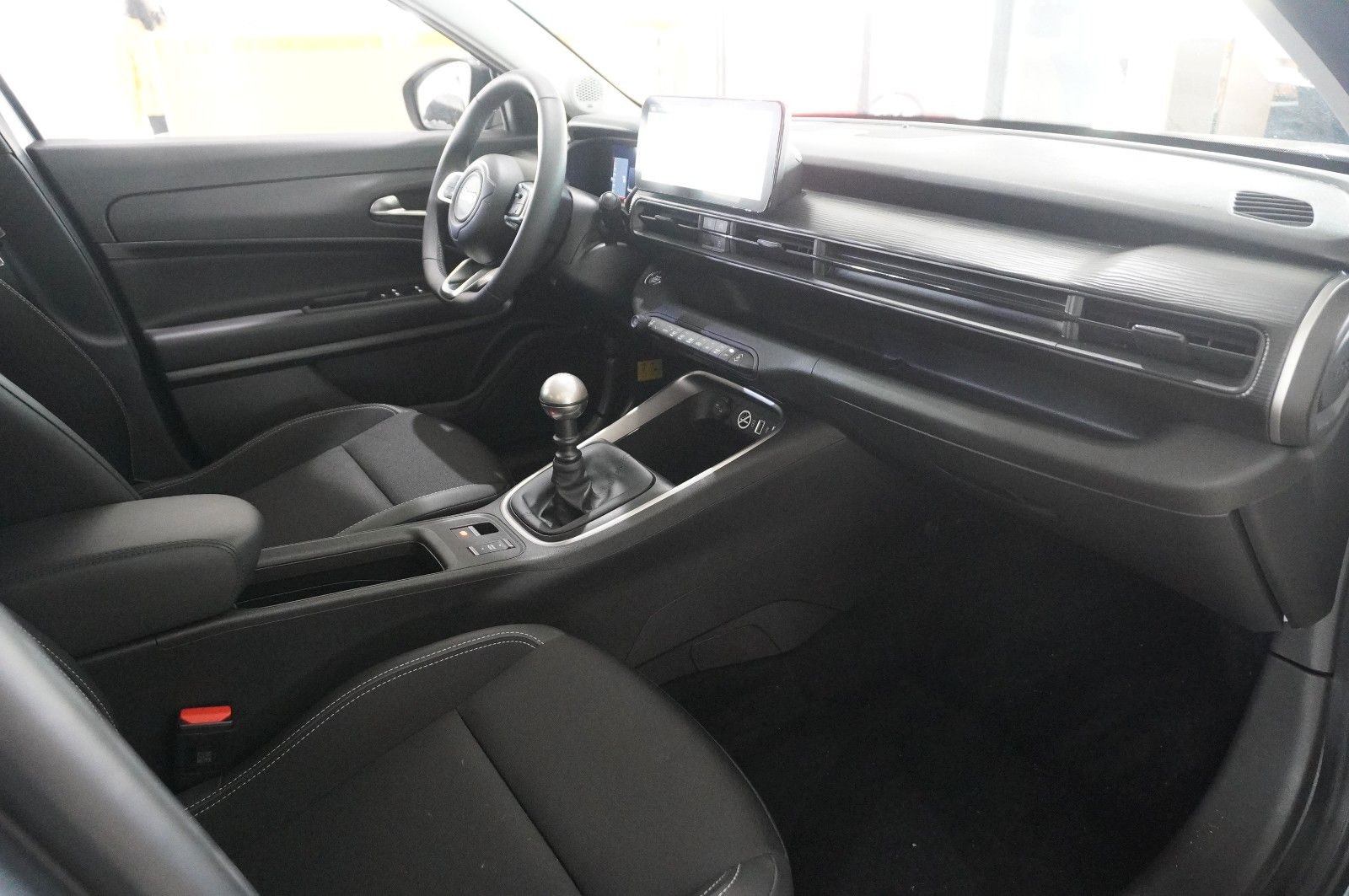 Fahrzeugabbildung Jeep Avenger 1.2 ALTITUDE MY25 NAVI/LED/KAMERA/SH/JBL