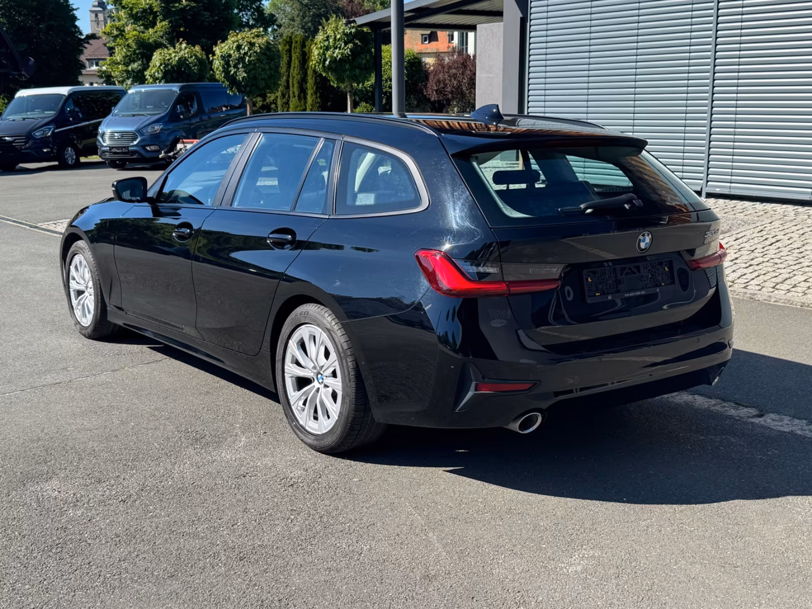 BMW 320d Touring Aut. Advantage LED AHK Live Cockpit