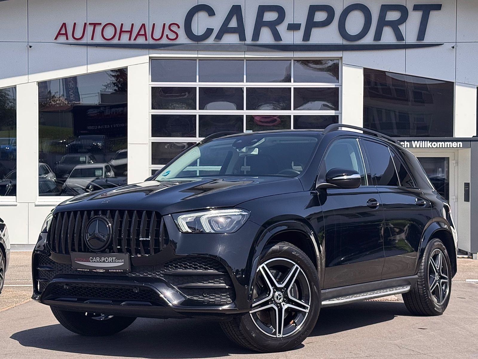 MERCEDES-BENZ GLE 300d 4-MATIC | AMG LINE| NIGHT PACK.| KAMERA