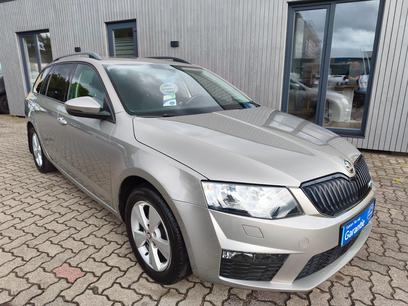 Skoda Octavia Combi Elegance/SHZ/NAVI/CARPLAY/