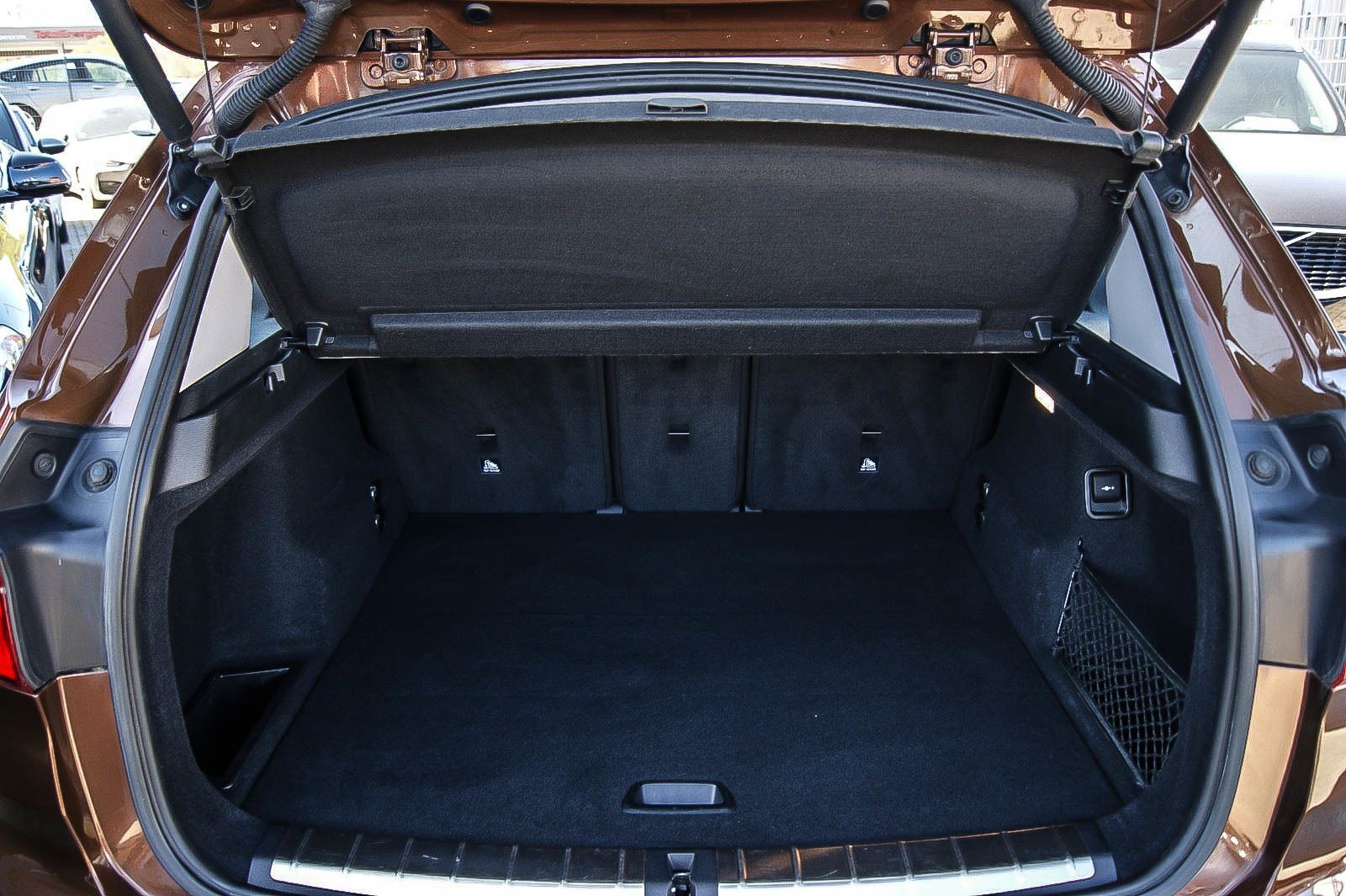 Fahrzeugabbildung BMW X1 xDrive18d xLine Aut. NAVI LED SIZHG TEMPOMAT