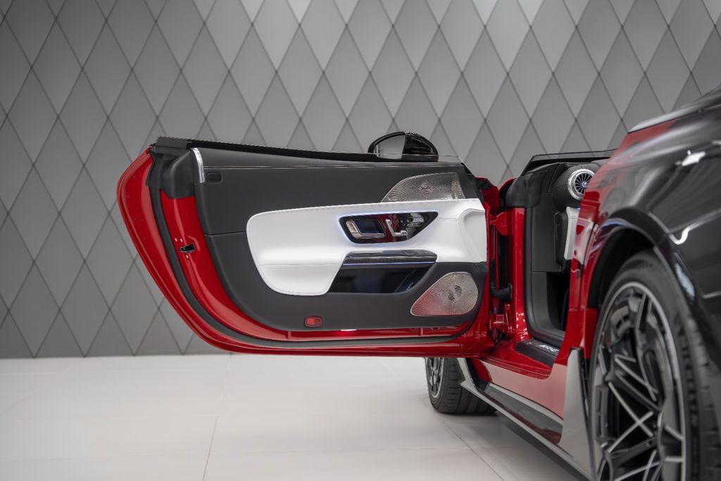 AMG PURESPEED RED/BLACK 2026 - Bild 15