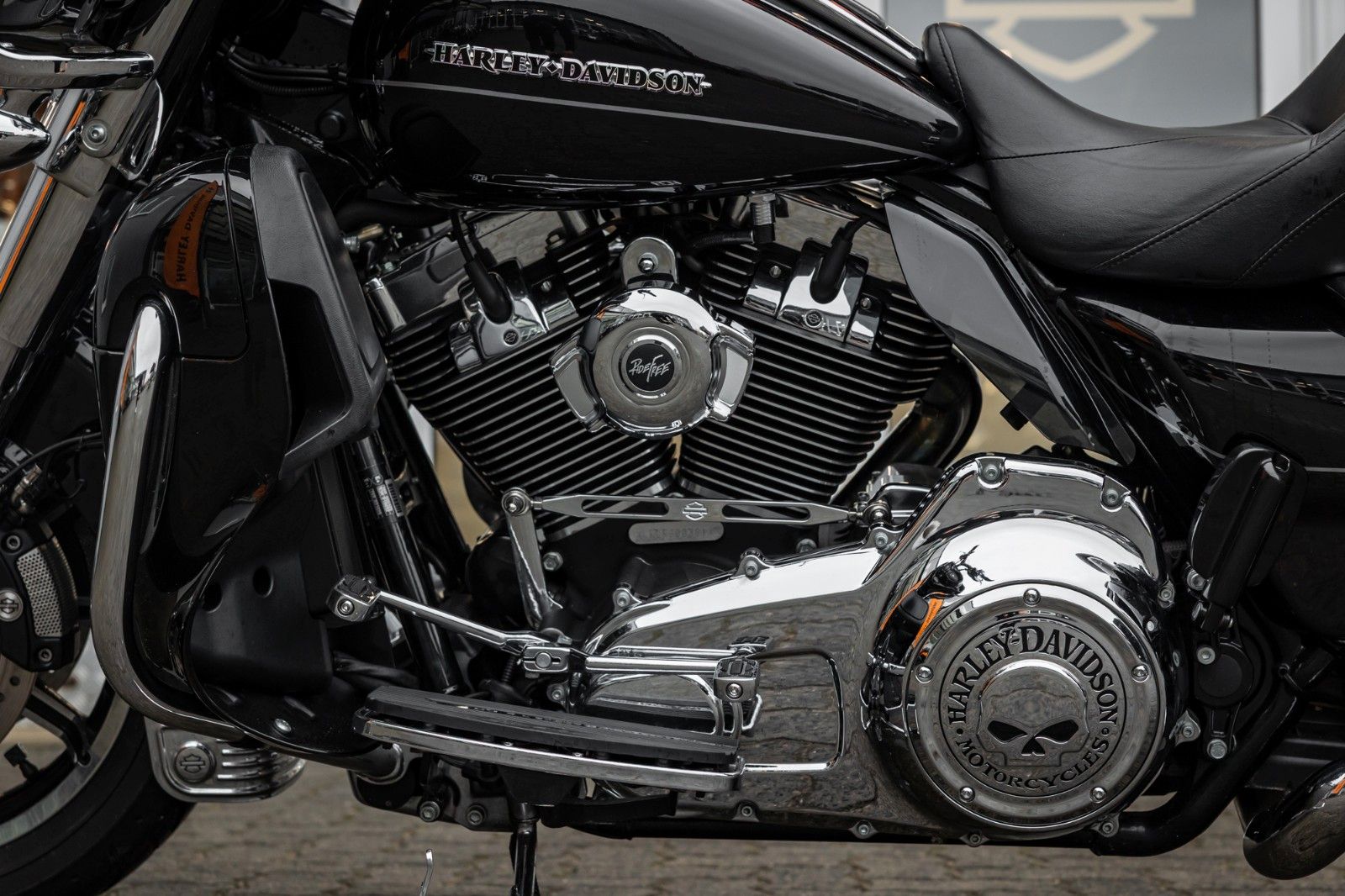 Fahrzeugabbildung Harley-Davidson ULTRA LIMITED LOW FLHTKL 103CUI - JEKILL&HYDE -