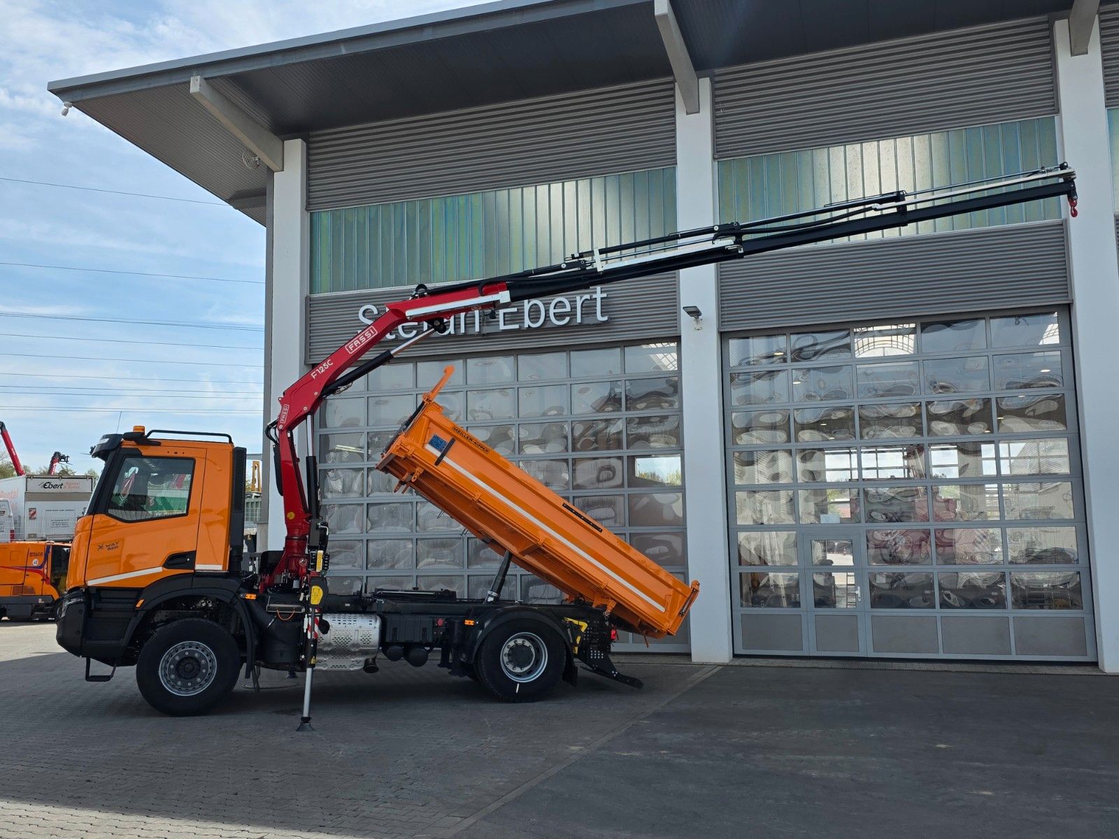 Fahrzeugabbildung Iveco X-Way AD190X54/P Fassi F125AC.1.24 Funk AHK
