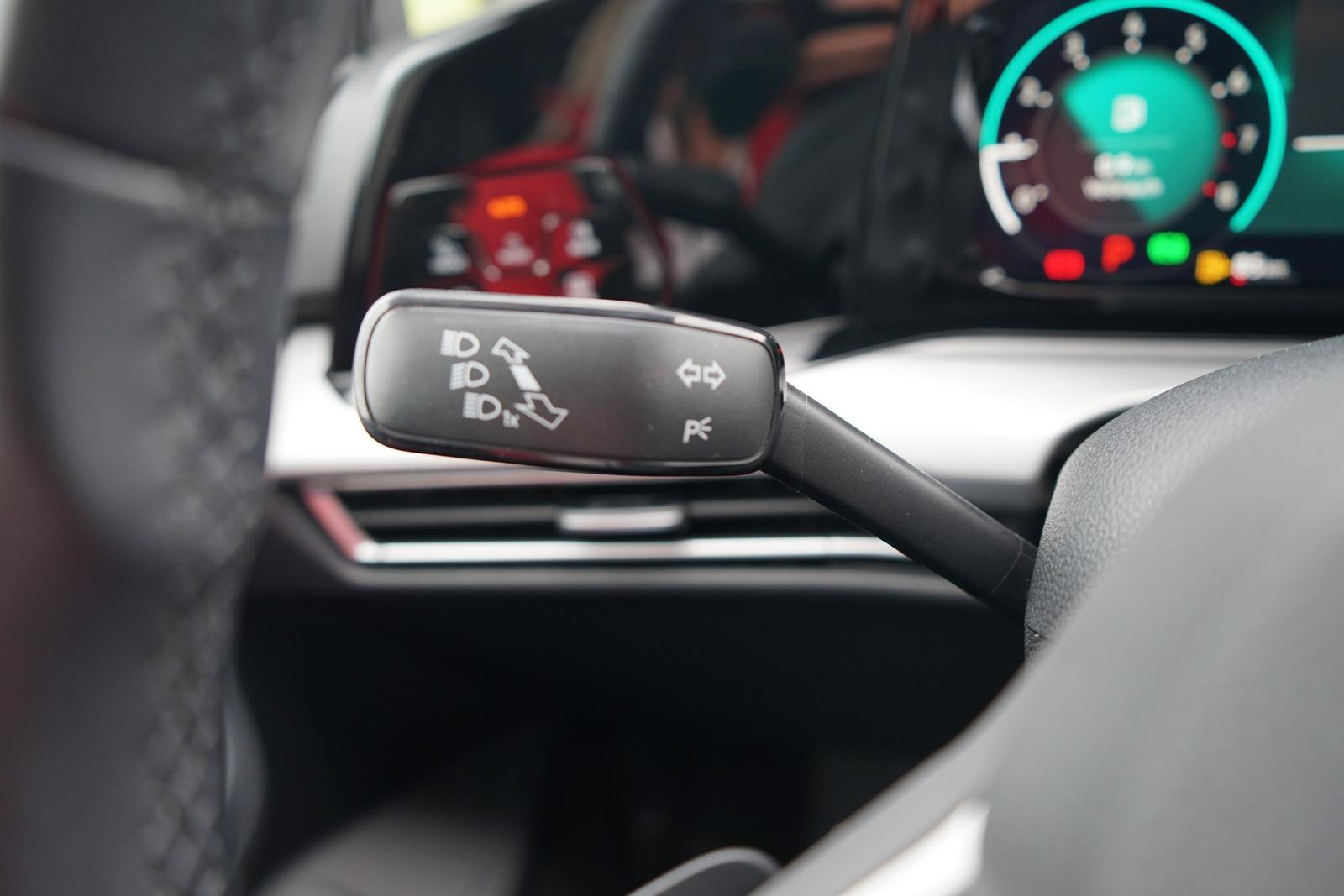 Volkswagen Golf VIII 1.5 eTSI DSG Style LED Navi HarmanKard, миниатюра 20