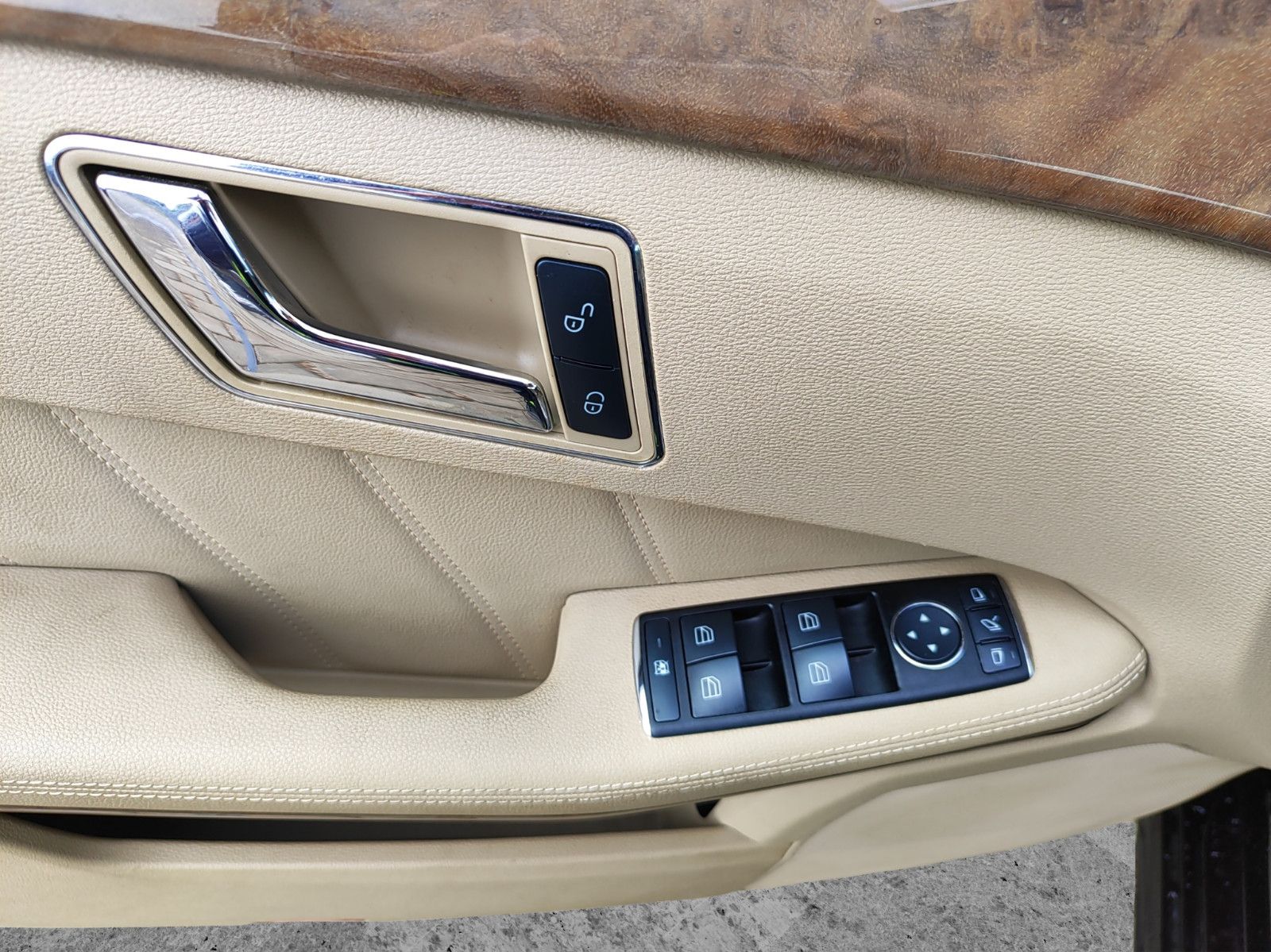 Fahrzeugabbildung Mercedes-Benz E 350 CDI BlueEfficiency*Navi*Leder*Top Zustand*