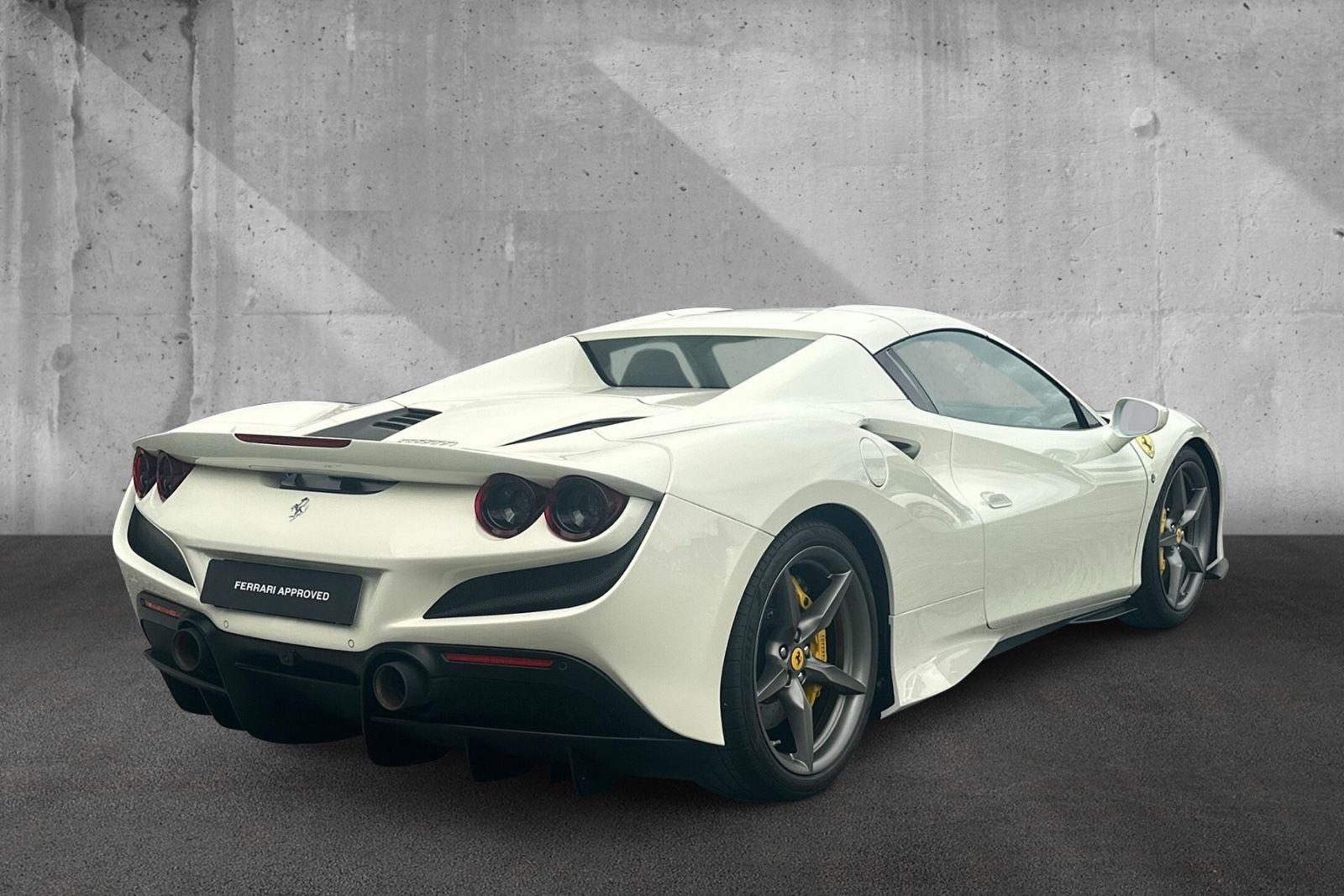 Fahrzeugabbildung Ferrari F8 Spider*Dt.Auto*Lift*LED Lenkrad*JBL*Kamera