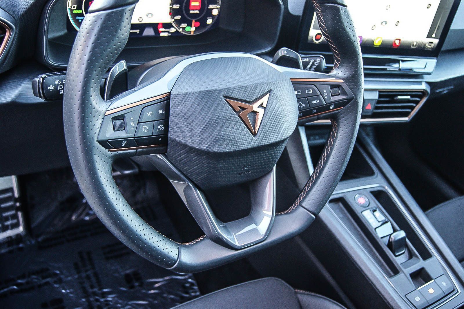 Fahrzeugabbildung CUPRA Leon Sportstourer e-HYBRID VIRTUAL ACC XL 1HAND