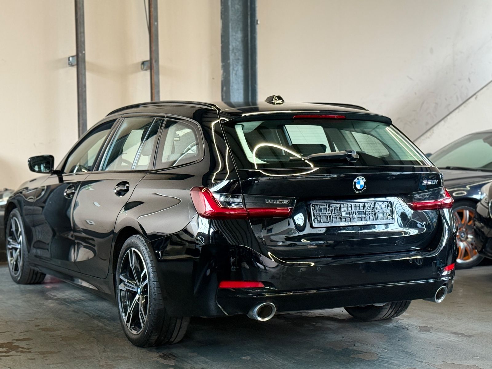 BMW 320i Touring Neues Model  Whitescreen/Led/ foto 6