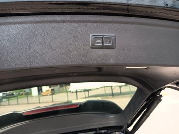 2017 AUDI SQ5 — миниатюра 19