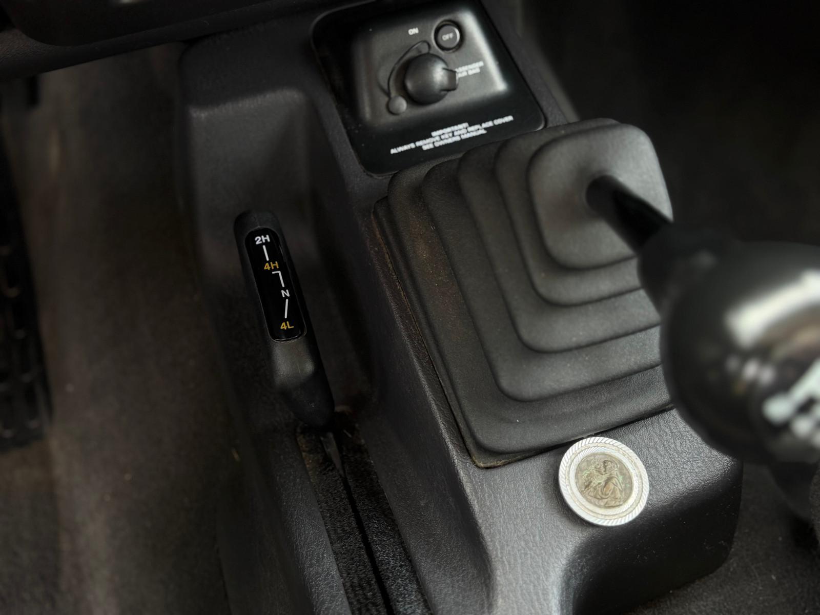 JEEP WRANGLER 4.0 SAHARA SPORT 177CH - 4X4 - CONTRÔLE TECHNIQUE NEUF - BVM