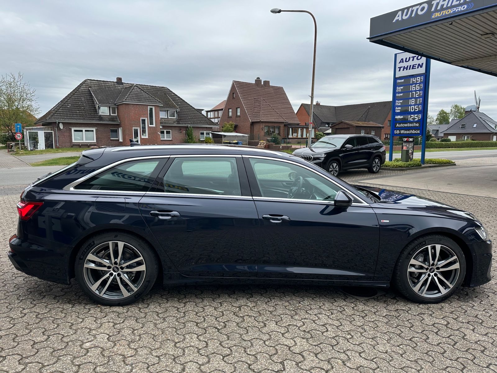 Fahrzeugabbildung Audi A6 Avant 40 TDI S line S Tronic ACC/Matrix/Navi