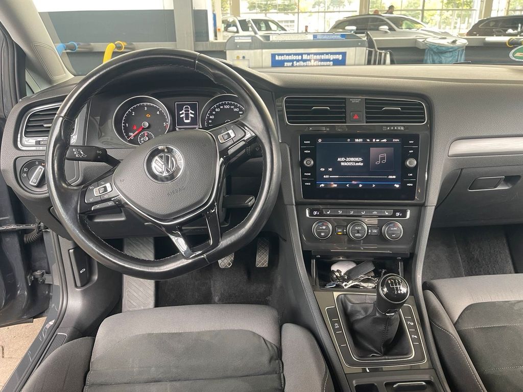 Image of Volkswagen Golf