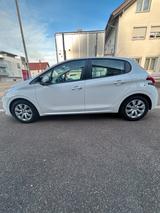 Peugeot 208 PureTech 82 Kundendienst+Zahnriemen neu! - Peugeot 208: Von Privat