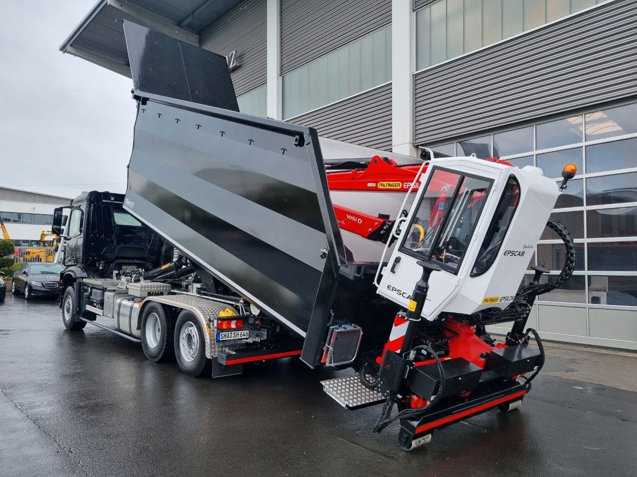 Fahrzeugabbildung Mercedes-Benz Arocs 2751 6x2 HAD/ Abroller EBERT Forstbox Q150