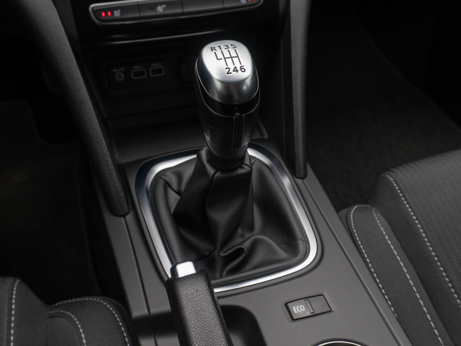 Fahrzeugabbildung Renault Megane Zen LED Tempomat DAB PDC Touch Limit