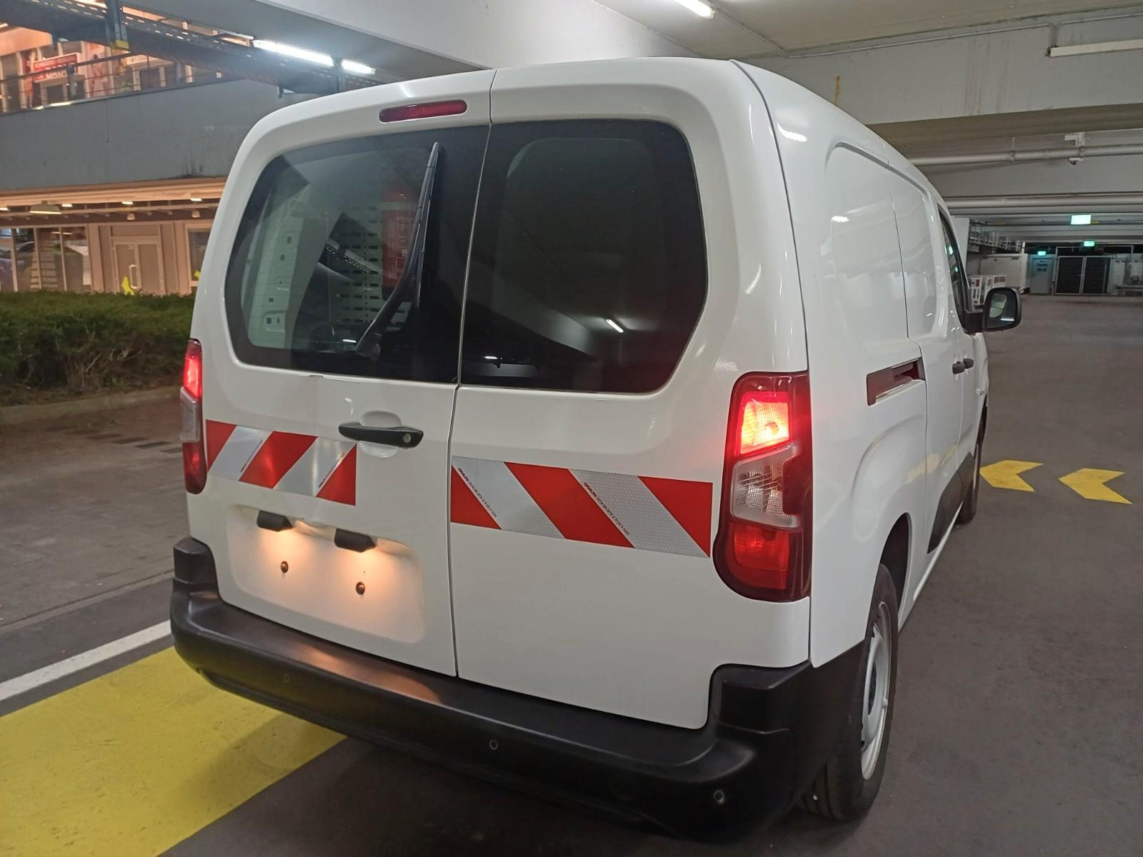 Peugeot Partner Premium L2,Schrank,StandHZG,Klima,PDC,Te