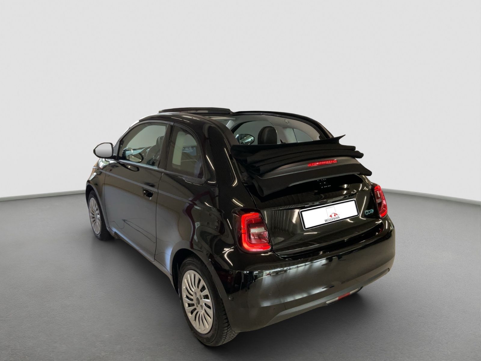 Fahrzeugabbildung Fiat 500e Cabrio + Komfort Paket