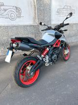 Aprilia Shiver 900 - APRILIA NAKED BIKE
