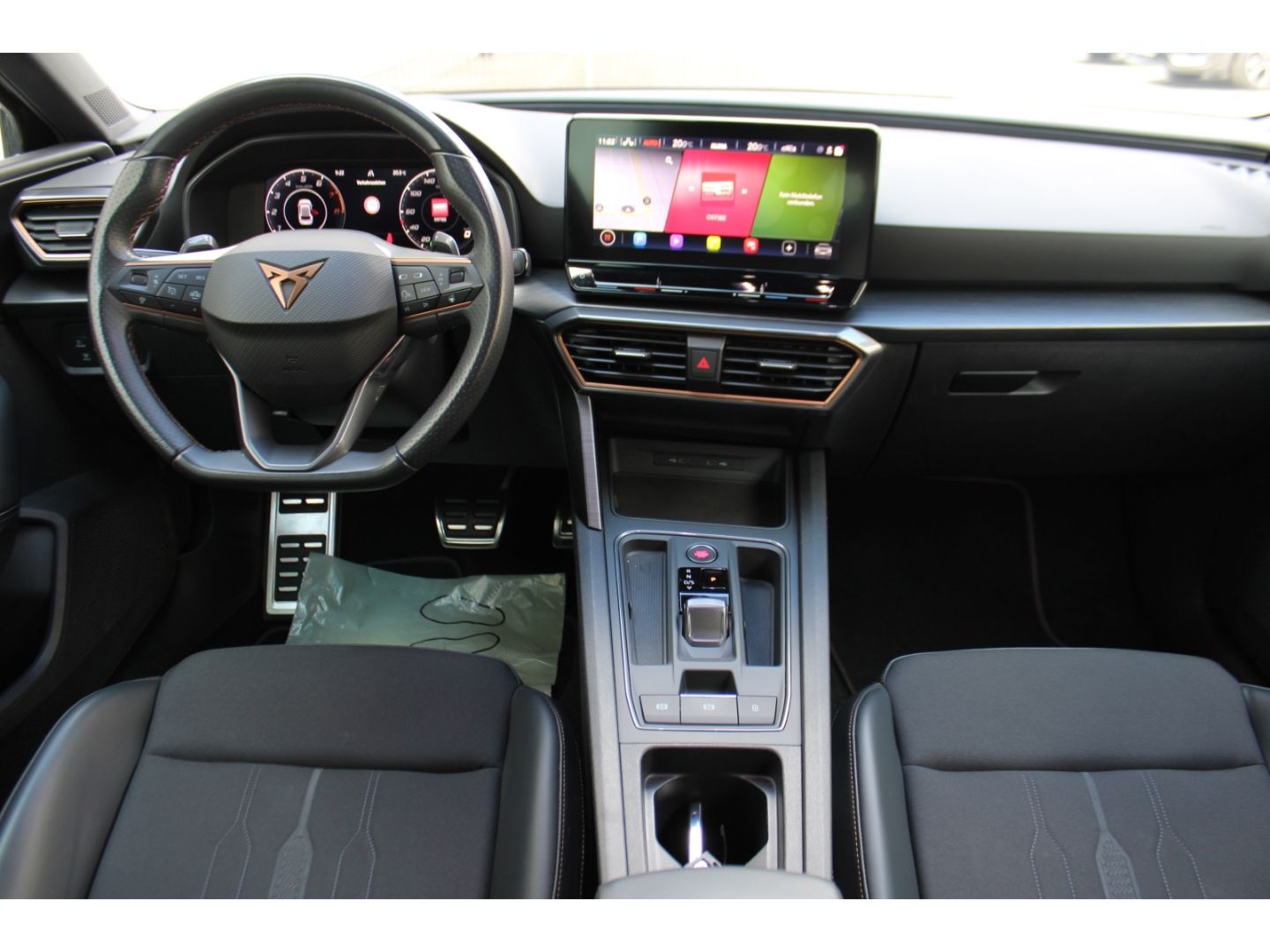 Fahrzeugabbildung CUPRA Leon 2.0 TSI VZ DSG ACC LED Navi PDC RFK SHZg DA