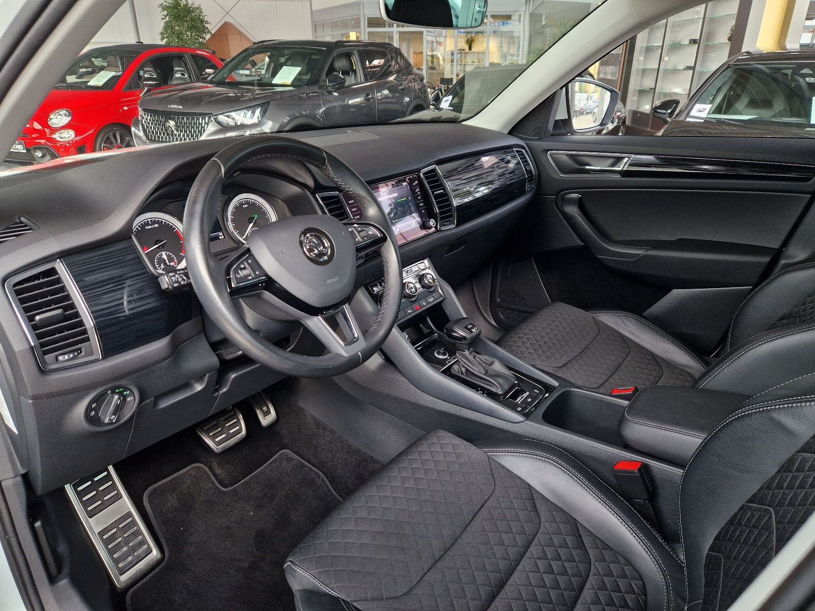 Fahrzeugabbildung SKODA Kodiaq 2.0 TSI 4x4 DSG Style RFK LED NAV SHZ 19"