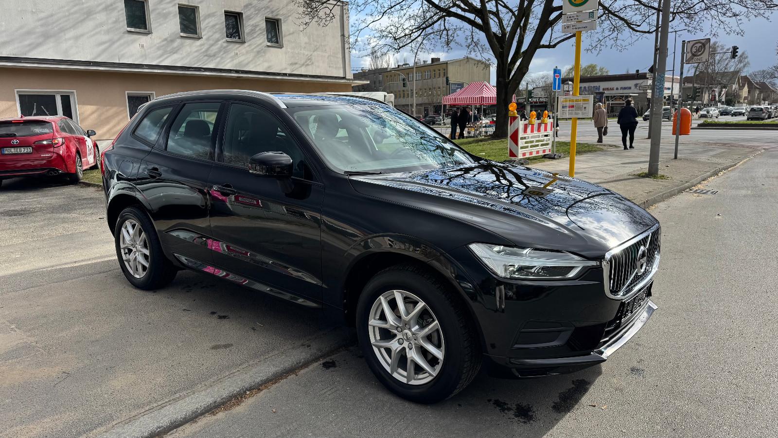 Volvo XC60 Momentum 2WD.Auto.Teileder. Navi LED