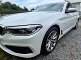 BMW 520 D TOURING XDRIVE SPORT LINE HUD PDC SHZ NAVI - BMW 520: Weiß