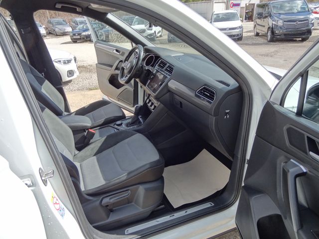 Fahrzeugabbildung Volkswagen Tiguan Allspace/2 x R-Line/Navi/AHK/DSG/Allrad/
