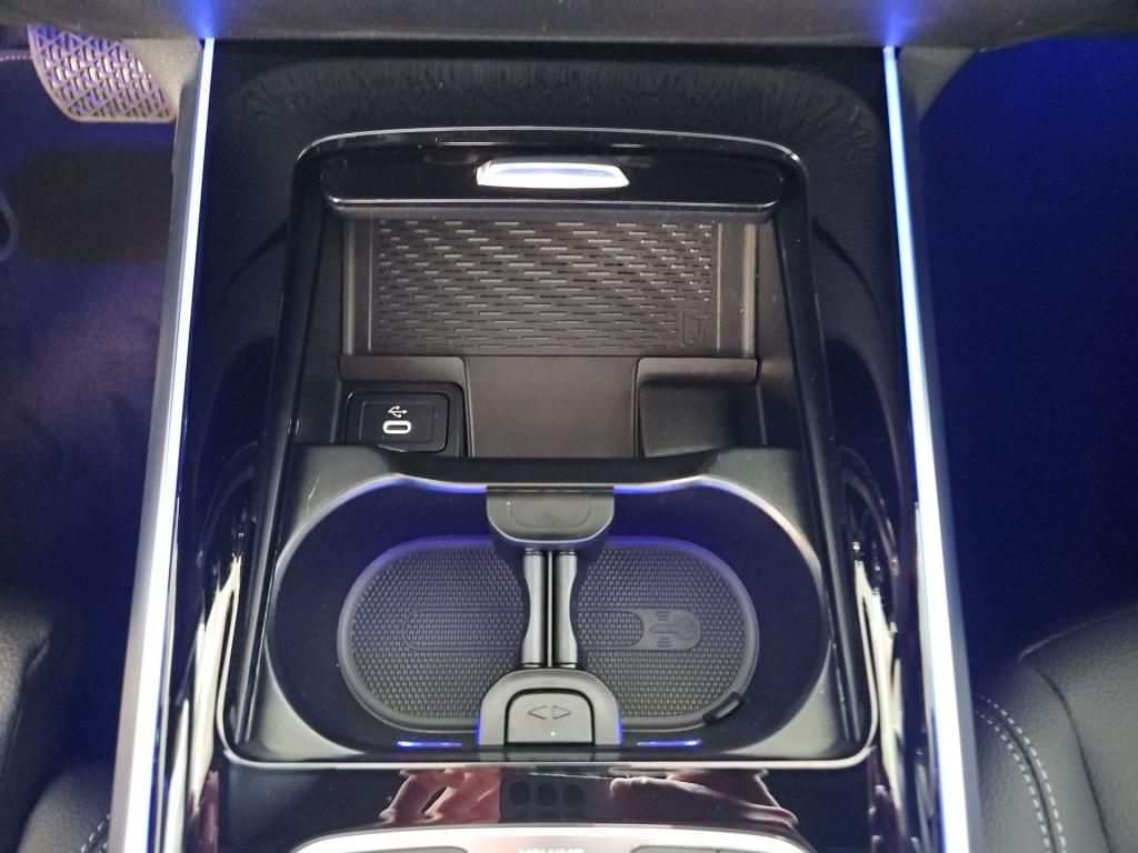 Fahrzeugabbildung Mercedes-Benz GLB 200 +PROGRESSIVE+AHK+360+TOTWINKEL+DISTRONIC