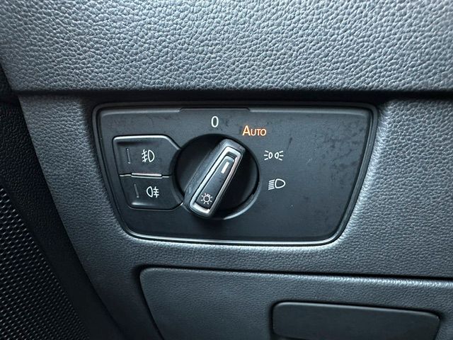 Passat Var R-Line TDi DSG PANO Standh Navi Matri