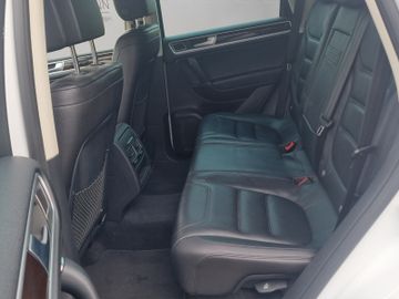 Volkswagen Touareg - 12