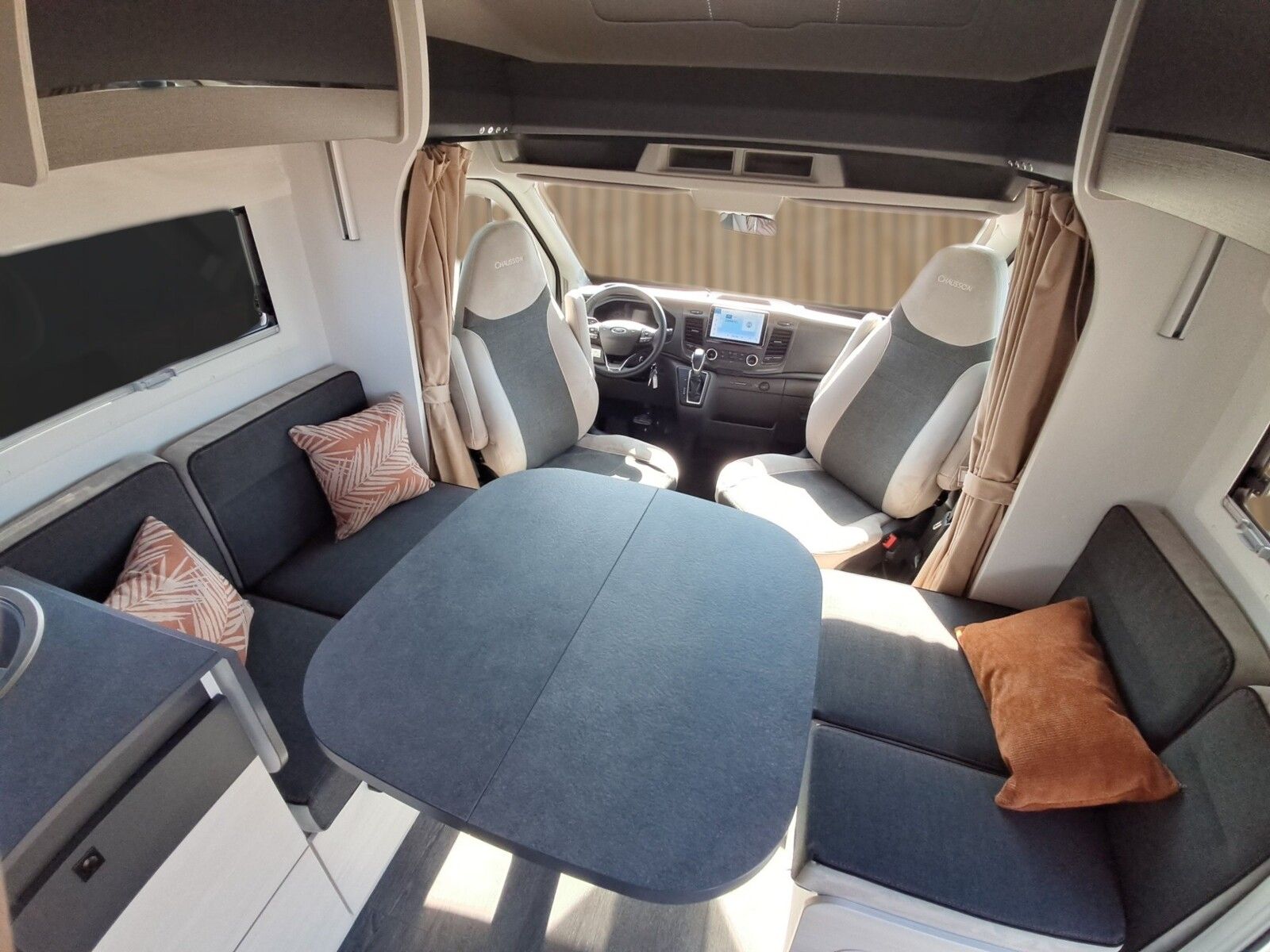 Fahrzeugabbildung Chausson Teilintegriert 777 Titanium Ultimate Markise,RK