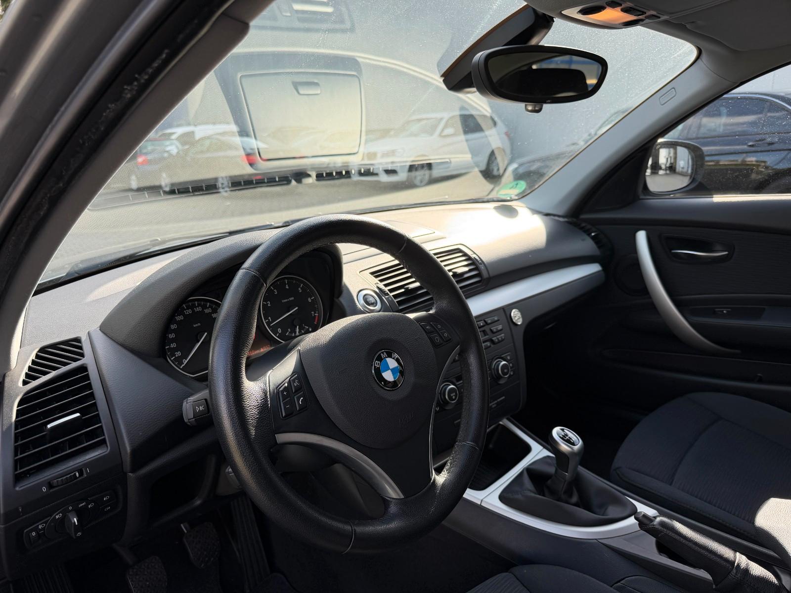 BMW 120 i Limousine*Advantage*PDC*Klimaauto*Tempomat