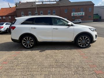 KIA Sorento - 4