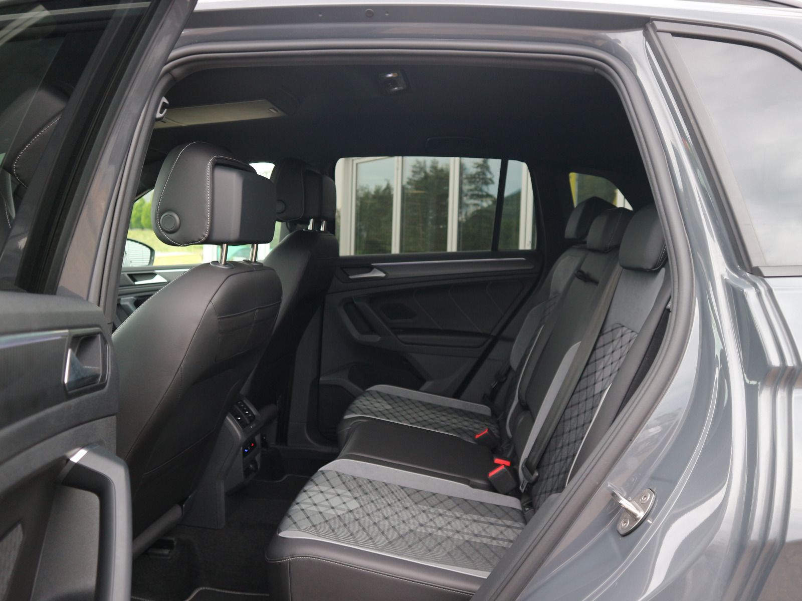 Volkswagen Tiguan - Bild 11