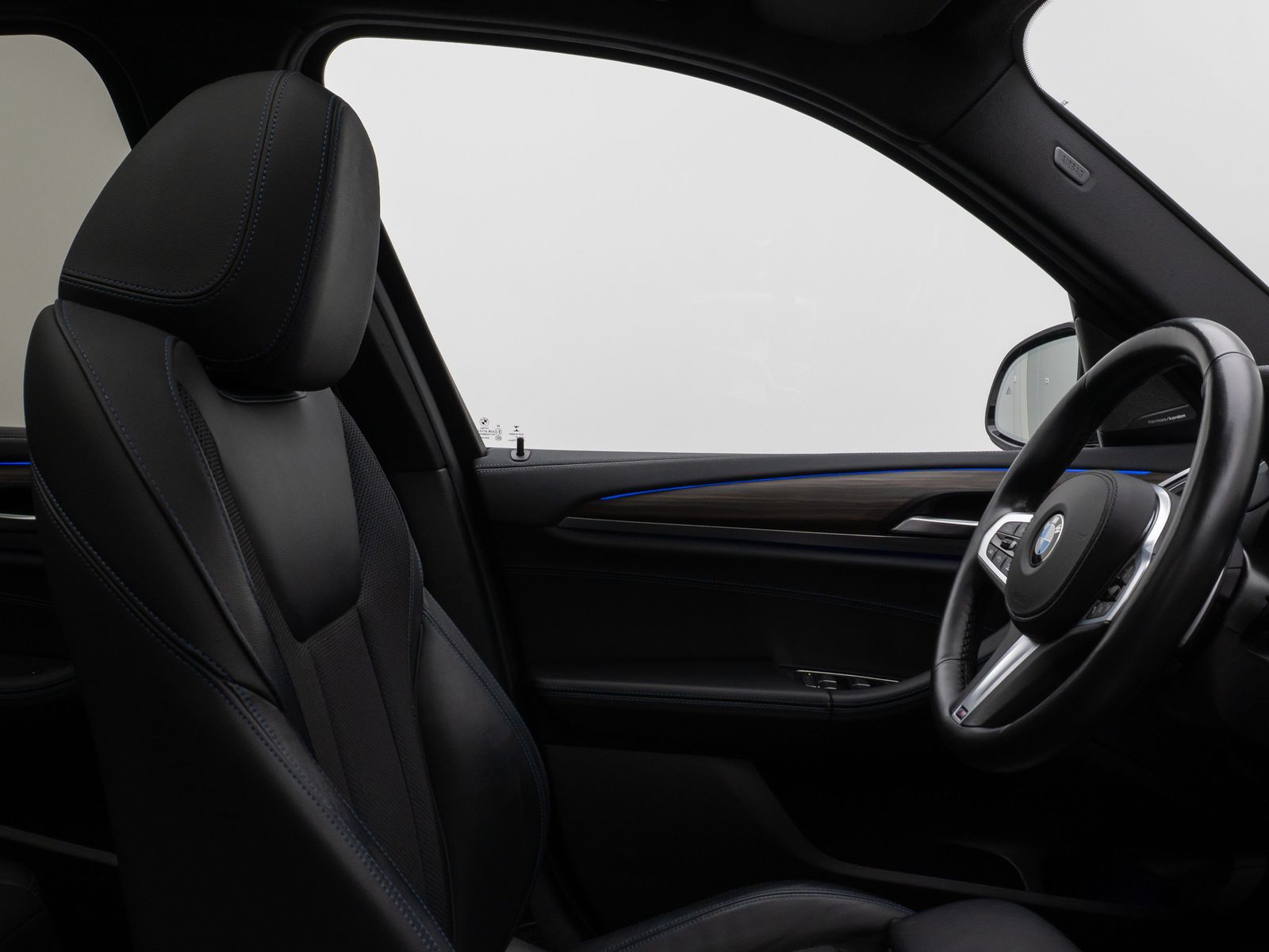 Fahrzeugabbildung BMW X3 M40d Panorama 360° HUD DAB H/K AHK Komfort