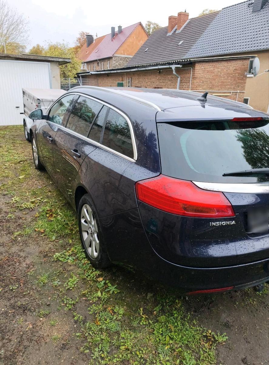 Opel Insignia 2013 — interior