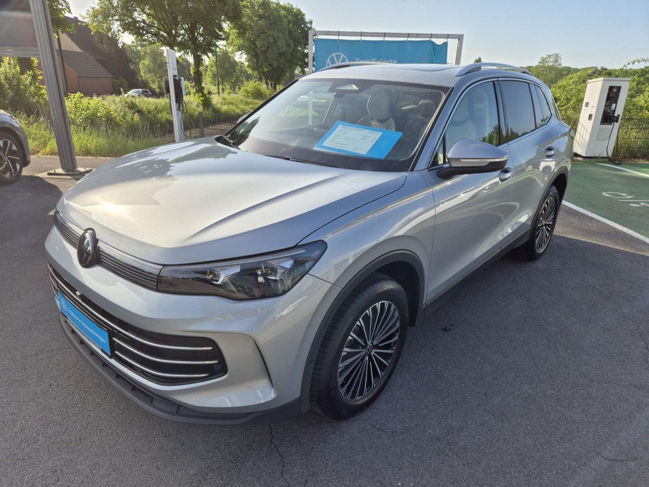 Volkswagen Tiguan 2.0 TDI Elegance AHK PANO HarmanKardon foto 4