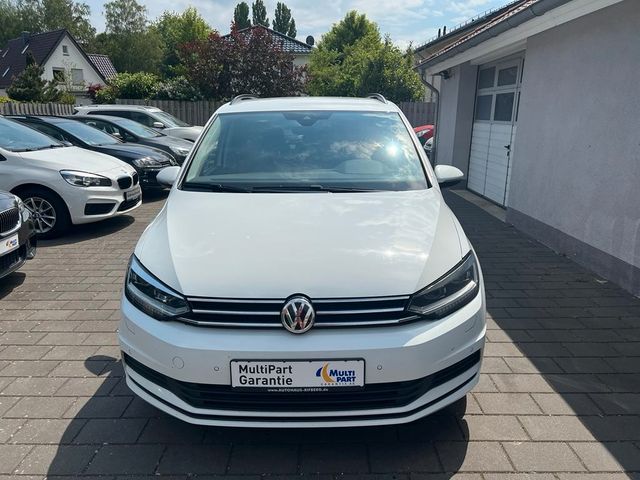 Volkswagen Touran Comfortline. Start-Stopp. Neuer Motor.