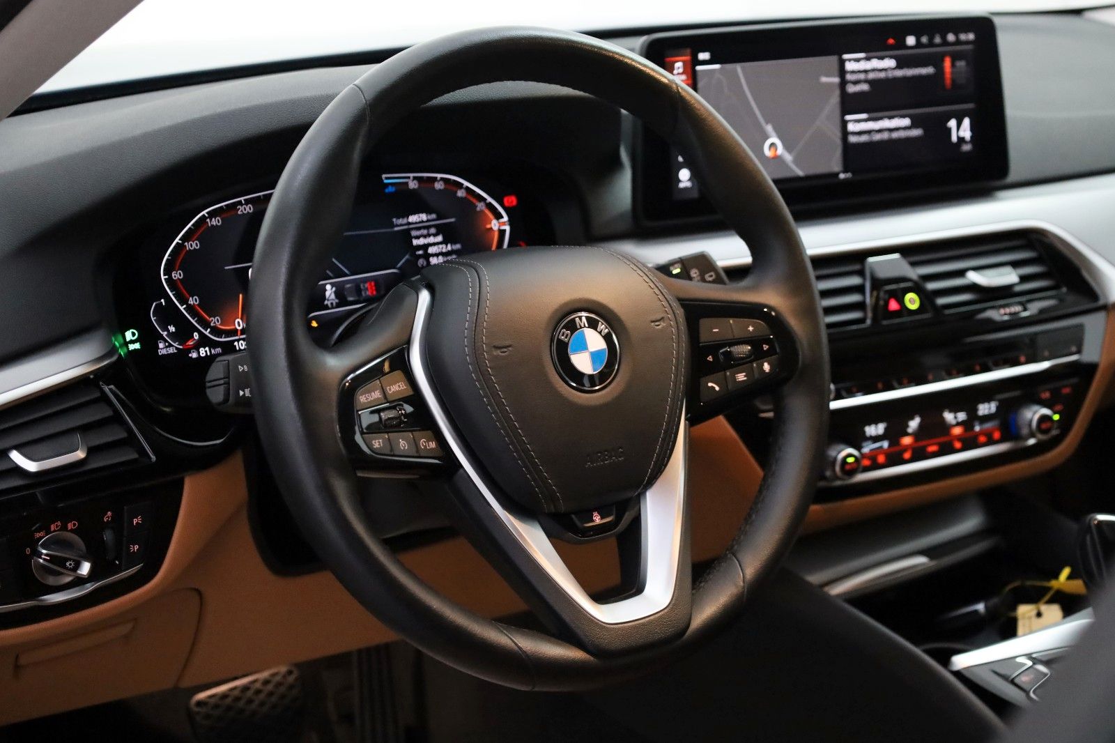 Fahrzeugabbildung BMW 520dA Touring Leder,Navi,LED,SH,PDC,el. AHK,Park