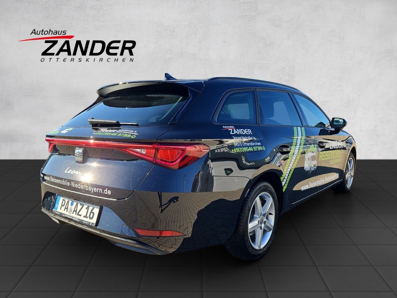 Fahrzeugabbildung SEAT Leon Sportstourer eTSI DSG Style Sitzheizung