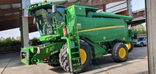 John Deere T560