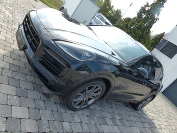 Porsche Cayenne - 2