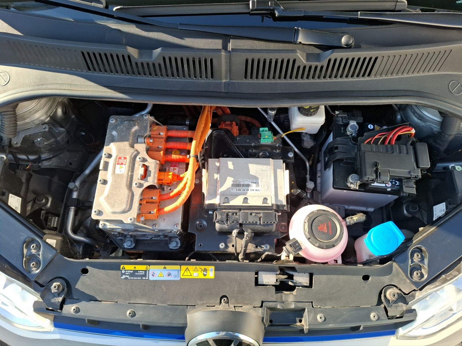 Fahrzeugabbildung Volkswagen e-up! Max Climatronic GRA RFK DAB SH LM