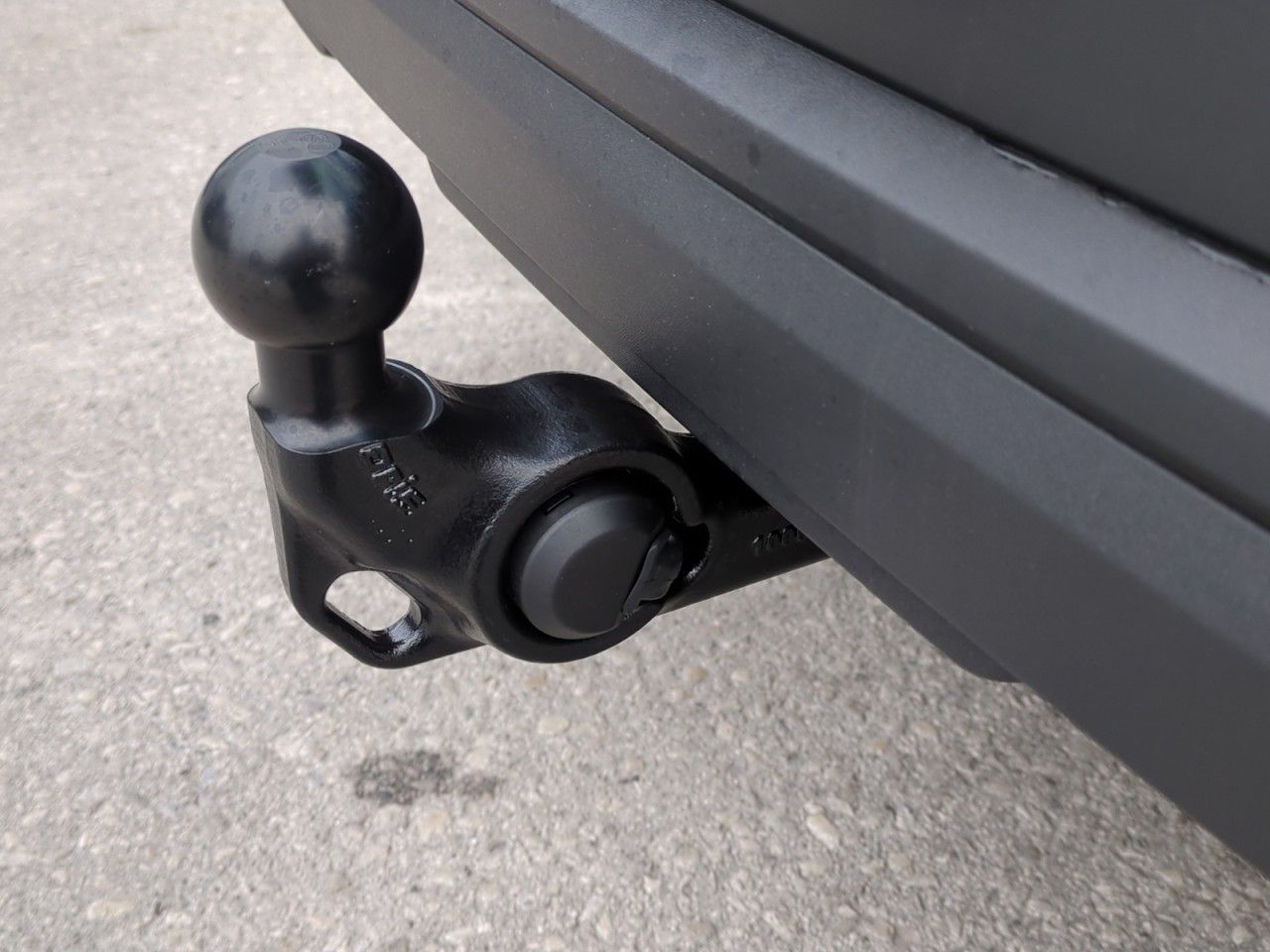 Fahrzeugabbildung SKODA Karoq Selection Style TSI DSG - AHK, Navi, uvm.