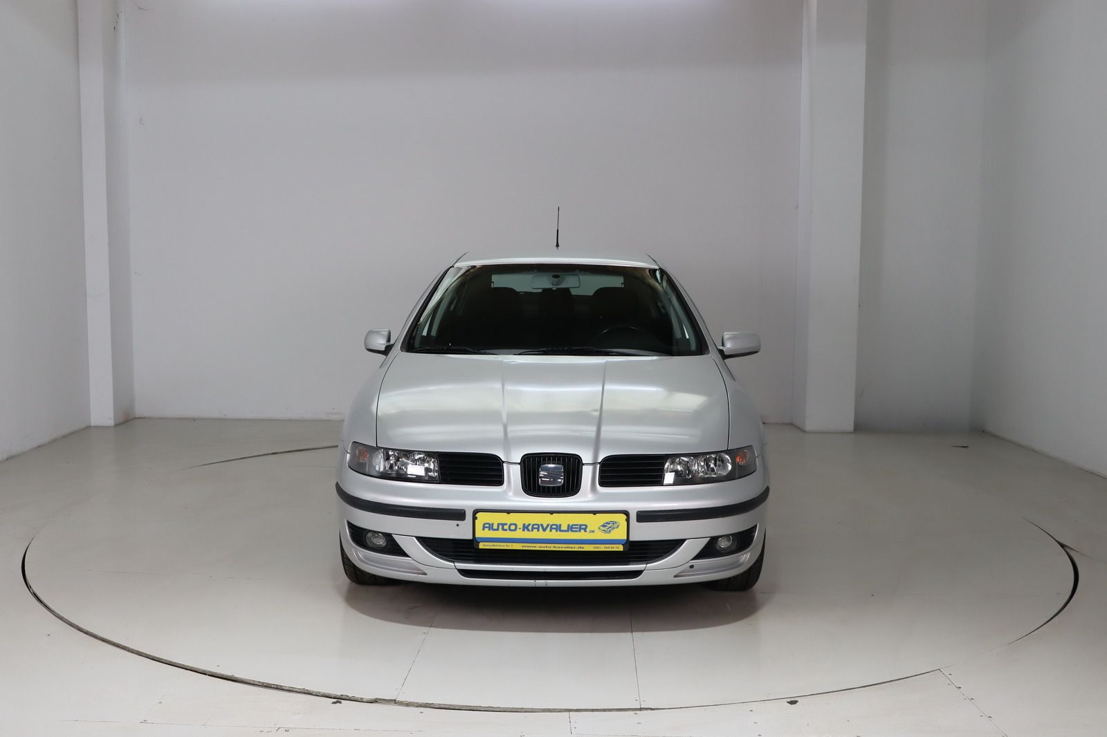 Fahrzeugabbildung SEAT Leon 1.6 16V komplett Seat Service * 1. Hand Ste