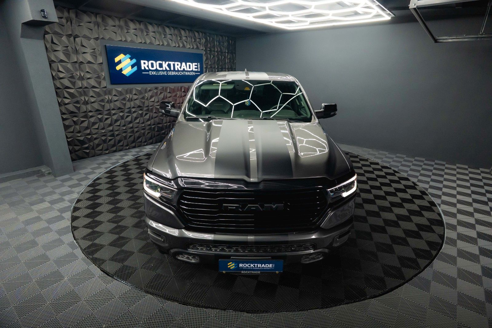 Fahrzeugabbildung Dodge RAM 5.7 V8 HEMI 4x4 LARAMIE Offroad Night LED