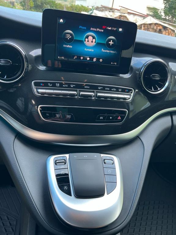 Mercedes-Benz V 220
